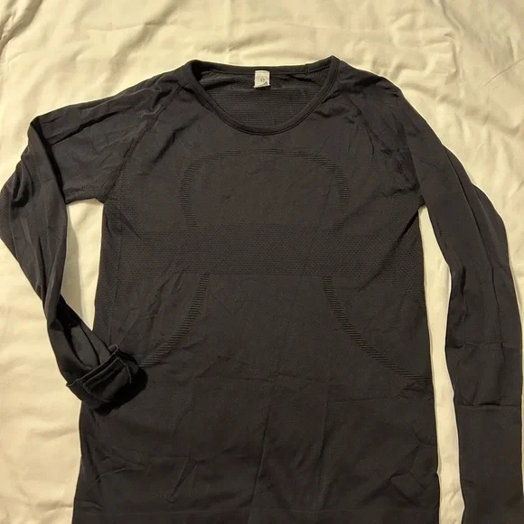 Lululemon Athletica Black Long Sleeve Tee - Picture 2 of 4